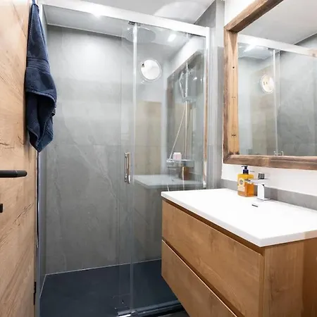 Charming Close To The Slopes, Skiing & Hiking Apartment *